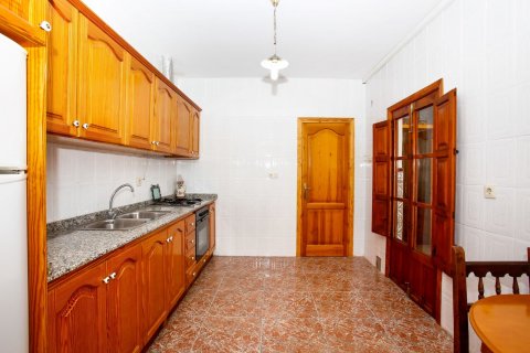 Kaupunkipientalo myytävänä Denia, Alicante, Espanja, 6 makuuhuonetta, 330 m2 No. 49979 - kuva 14