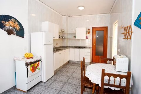 Kaupunkipientalo myytävänä Denia, Alicante, Espanja, 6 makuuhuonetta, 330 m2 No. 49979 - kuva 15