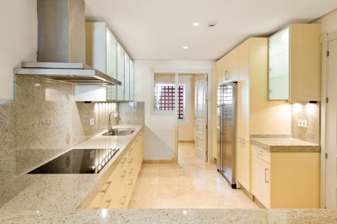 Huoneisto myytävänä Marbella, Malaga, Espanja, 2 makuuhuonetta,  No. 49872 - kuva 8