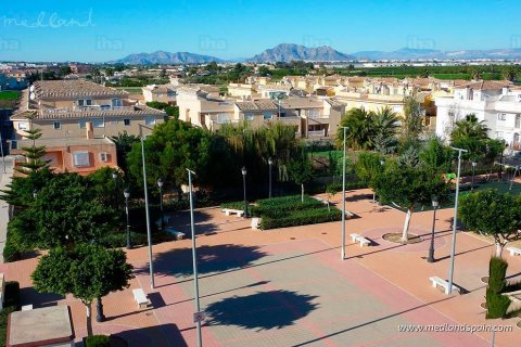 Kaupunkipientalo myytävänä Formentera del Segura, Alicante, Espanja, 3 makuuhuonetta, 132 m2 No. 50412 - kuva 11