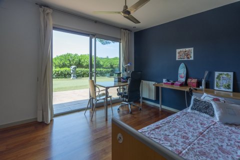 Huvila myytävänä Sant Vicenc De Montalt, Barcelona, Espanja, 7 makuuhuonetta, 900 m2 No. 51906 - kuva 25