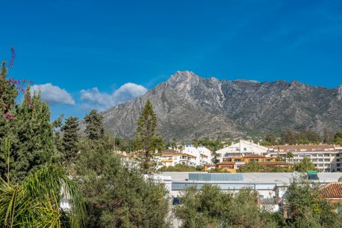 Huvila myytävänä Marbella Golden Mile, Malaga, Espanja, 5 makuuhuonetta, 393 m2 No. 53570 - kuva 29