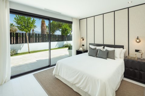 Huvila myytävänä Nueva Andalucia, Malaga, Espanja, 5 makuuhuonetta, 447 m2 No. 53505 - kuva 8