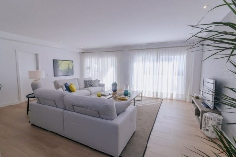 Huvila myytävänä Benalmadena, Malaga, Espanja, 4 makuuhuonetta, 365 m2 No. 53367 - kuva 14