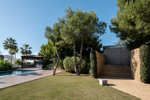 Huvila myytävänä Marbella Golden Mile, Malaga, Espanja, 5 makuuhuonetta, 714 m2 No. 53458 - kuva 2