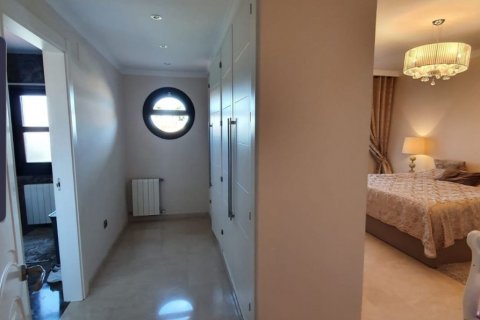 Kaupunkipientalo myytävänä Guadalmina, Malaga, Espanja, 4 makuuhuonetta, 349 m2 No. 53434 - kuva 13