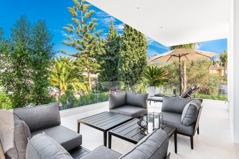 Huvila myytävänä Marbella Golden Mile, Malaga, Espanja, 5 makuuhuonetta, 393 m2 No. 53570 - kuva 15