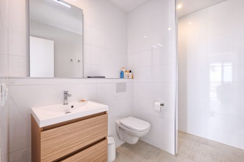 Huvila myytävänä La Alqueria-El Paraíso, Malaga, Espanja, 4 makuuhuonetta, 380 m2 No. 53393 - kuva 21