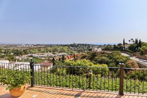 Huvila myytävänä El Paraiso, Malaga, Espanja, 5 makuuhuonetta, 953 m2 No. 53418 - kuva 6