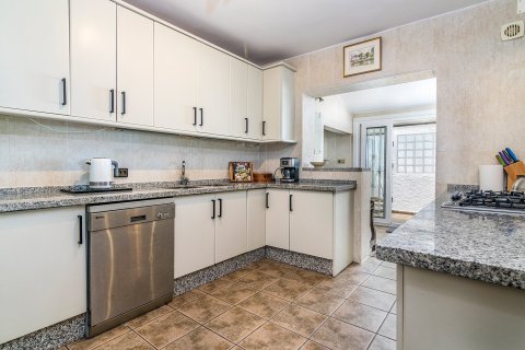 Huvila myytävänä Estepona, Malaga, Espanja, 4 makuuhuonetta, 313 m2 No. 53533 - kuva 8