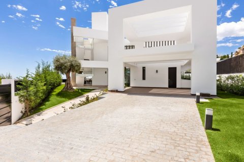 Huvila myytävänä La Alqueria-El Paraíso, Malaga, Espanja, 5 makuuhuonetta, 862 m2 No. 53380 - kuva 19