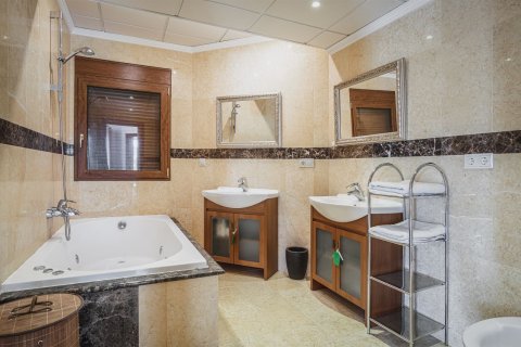 Huvila myytävänä Benahavis, Malaga, Espanja, 5 makuuhuonetta, 555 m2 No. 53412 - kuva 9