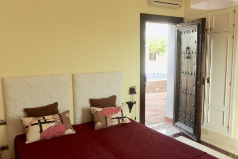 Huvila myytävänä Benahavis, Malaga, Espanja, 6 makuuhuonetta, 950 m2 No. 53379 - kuva 30