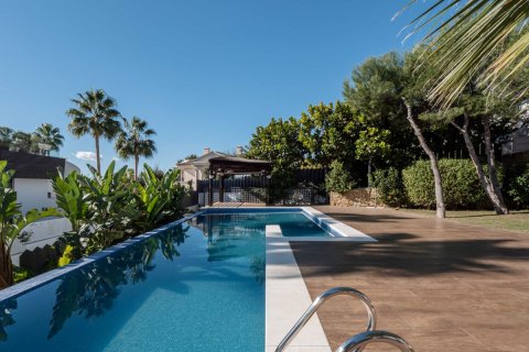 Huvila myytävänä Marbella Golden Mile, Malaga, Espanja, 5 makuuhuonetta, 714 m2 No. 53458 - kuva 4