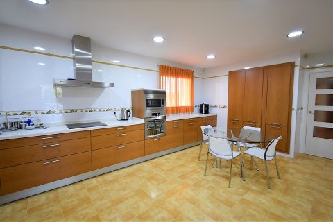 Huvila myytävänä L'Eliana, Valencia, Espanja, 4 makuuhuonetta, 500 m2 No. 53904 - kuva 29