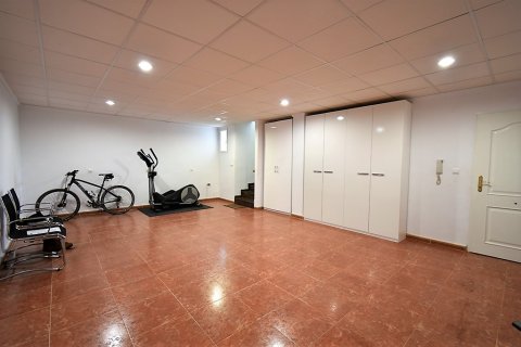 Huvila myytävänä L'Eliana, Valencia, Espanja, 4 makuuhuonetta, 500 m2 No. 53904 - kuva 24