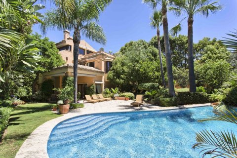 Huvila myytävänä Marbella Golden Mile, Malaga, Espanja, 4 makuuhuonetta, 1012 m2 No. 55332 - kuva 1