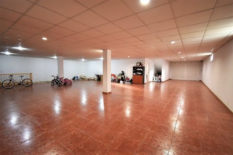 Huvila myytävänä L'Eliana, Valencia, Espanja, 4 makuuhuonetta, 500 m2 No. 53904 - kuva 25