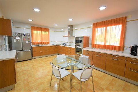 Huvila myytävänä L'Eliana, Valencia, Espanja, 4 makuuhuonetta, 500 m2 No. 53904 - kuva 26