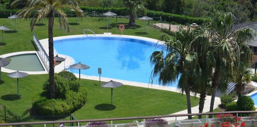 Huvila Benahavis, Malaga, Espanja 2 makuuhuonetta, 153 m2 No. 55431