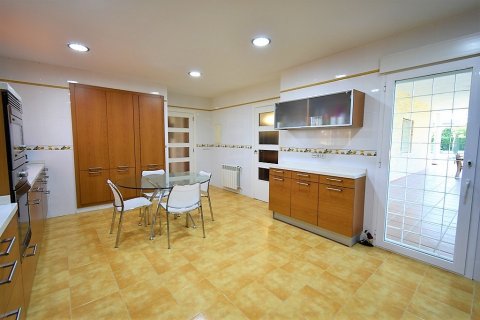 Huvila myytävänä L'Eliana, Valencia, Espanja, 4 makuuhuonetta, 500 m2 No. 53904 - kuva 28