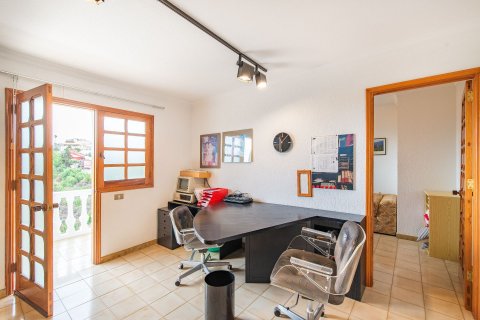 Huvila myytävänä Tafira Alta, Gran Canaria, Espanja, 7 makuuhuonetta, 397 m2 No. 55189 - kuva 19