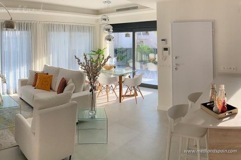 Huvila myytävänä Daya Nueva, Alicante, Espanja, 3 makuuhuonetta, 129 m2 No. 56945 - kuva 2