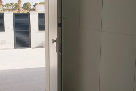 Huvila myytävänä Pinar De Campoverde, Alicante, Espanja, 3 makuuhuonetta, 116 m2 No. 56226 - kuva 5