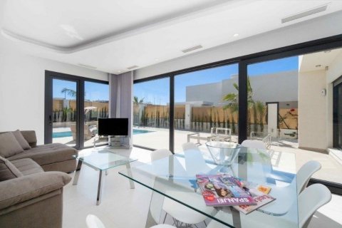 Huvila myytävänä Benijofar, Alicante, Espanja, 3 makuuhuonetta, 120 m2 No. 56175 - kuva 4