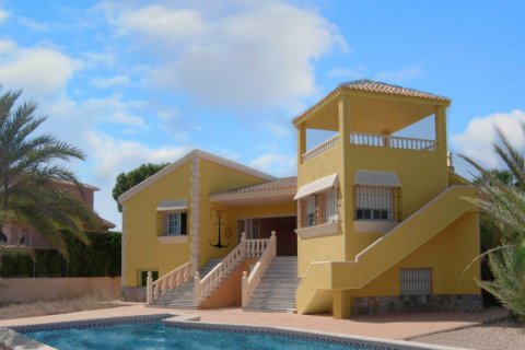 Huvila myytävänä La Manga del Mar Menor, Murcia, Espanja, 3 makuuhuonetta, 372 m2 No. 59090 - kuva 1