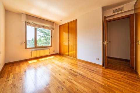 Huoneisto myytävänä Madrid, Espanja, 2 makuuhuonetta, 120 m2 No. 59285 - kuva 7