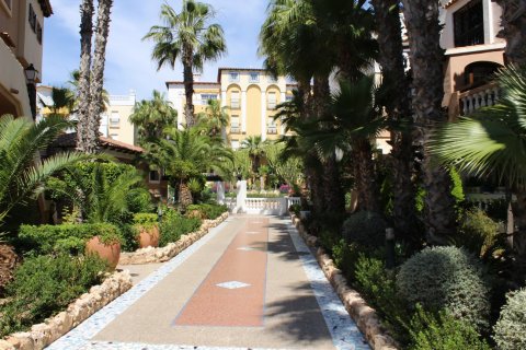 Huoneisto myytävänä Torrevieja, Alicante, Espanja, 3 makuuhuonetta, 94 m2 No. 58433 - kuva 3