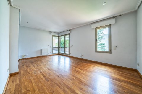 Huoneisto myytävänä Madrid, Espanja, 2 makuuhuonetta, 120 m2 No. 59285 - kuva 3