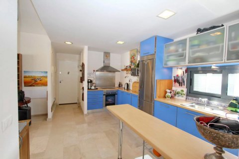 Huoneisto myytävänä Benidorm, Alicante, Espanja, 3 makuuhuonetta, 136 m2 No. 58373 - kuva 7