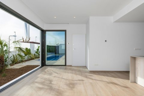 Huvila myytävänä Pilar de la Horadada, Alicante, Espanja, 2 makuuhuonetta, 74 m2 No. 58381 - kuva 7