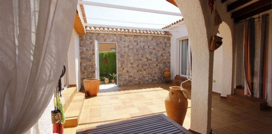 Huvila Calpe, Alicante, Espanja 3 makuuhuonetta, 234 m2 No. 58751