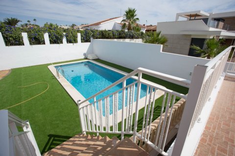 Huvila myytävänä Ciudad Quesada, Alicante, Espanja, 6 makuuhuonetta, 450 m2 No. 58768 - kuva 8