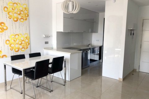 Kaupunkipientalo myytävänä Campoamor, Alicante, Espanja, 3 makuuhuonetta, 82 m2 No. 58566 - kuva 7