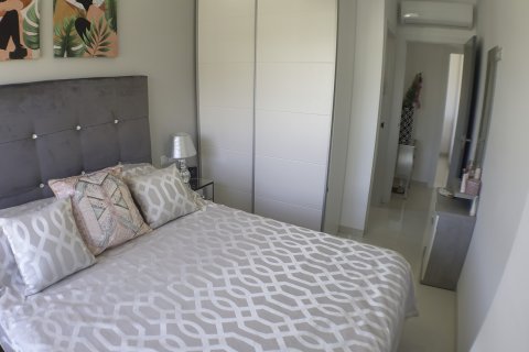 Bungalowi myytävänä Pilar de la Horadada, Alicante, Espanja, 3 makuuhuonetta, 86 m2 No. 59253 - kuva 9