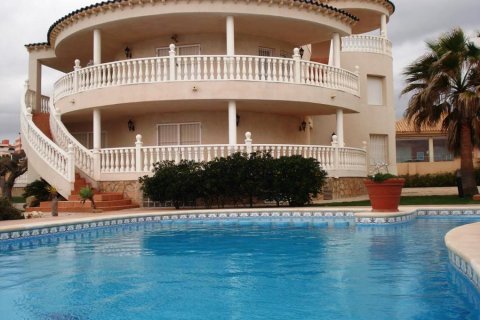 Huvila myytävänä La Manga del Mar Menor, Murcia, Espanja, 6 makuuhuonetta, 600 m2 No. 58692 - kuva 1