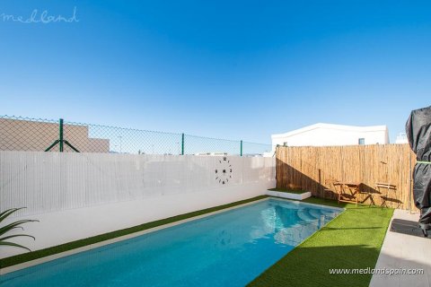 Huvila myytävänä Benijofar, Alicante, Espanja, 3 makuuhuonetta, 105 m2 No. 57944 - kuva 12