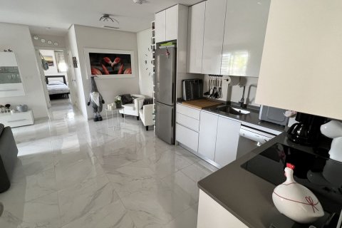 Huoneisto myytävänä Villamartin, Alicante, Espanja, 2 makuuhuonetta, 93 m2 No. 59302 - kuva 9