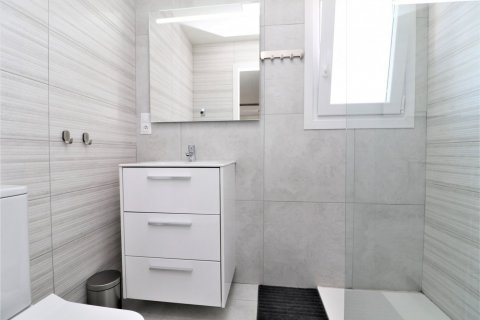 Huoneisto myytävänä Benidorm, Alicante, Espanja, 2 makuuhuonetta, 69 m2 No. 58967 - kuva 6