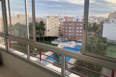 Huoneisto myytävänä Torrevieja, Alicante, Espanja, 3 makuuhuonetta, 100 m2 No. 58311 - kuva 1