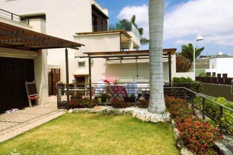 Bungalowi myytävänä San Eugenio, Tenerife, Espanja, 4 makuuhuonetta, 195 m2 No. 59866 - kuva 2