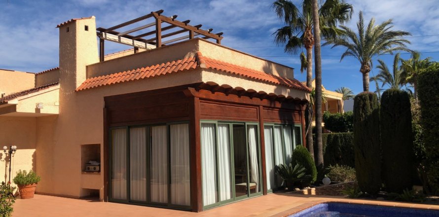 Huvila La Nucia, Alicante, Espanja 4 makuuhuonetta, 345 m2 No. 58649