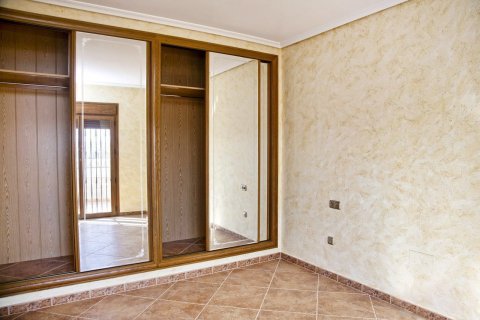 Huvila myytävänä Torrevieja, Alicante, Espanja, 3 makuuhuonetta, 335 m2 No. 58798 - kuva 4