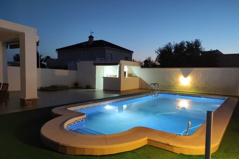 Kaupunkipientalo myytävänä Torrevieja, Alicante, Espanja, 3 makuuhuonetta, 90 m2 No. 59063 - kuva 1