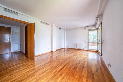 Huoneisto myytävänä Madrid, Espanja, 2 makuuhuonetta, 120 m2 No. 59285 - kuva 5