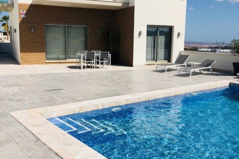 Huvila myytävänä San Miguel de Salinas, Alicante, Espanja, 3 makuuhuonetta, 195 m2 No. 58089 - kuva 1